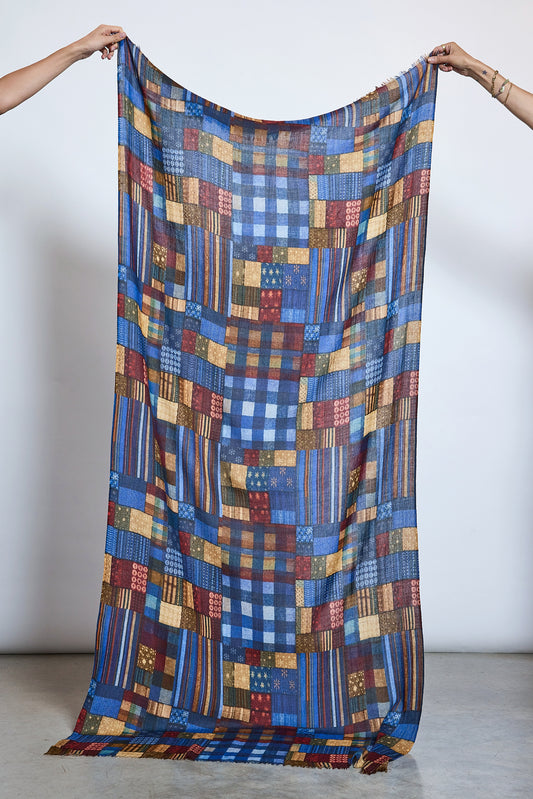 ÉCHARPE EN LAINE BLEUE
