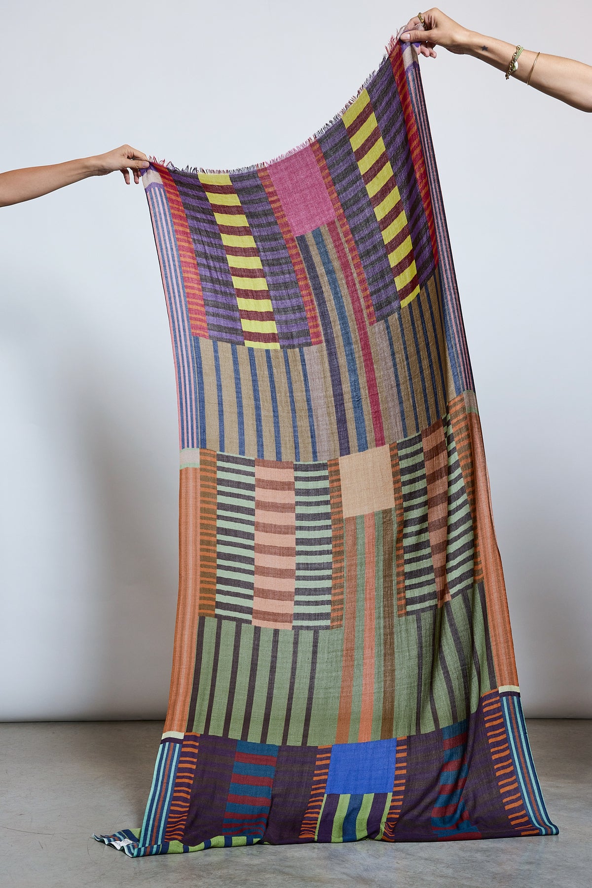 ÉCHARPE EN LAINE MULTICOLORE