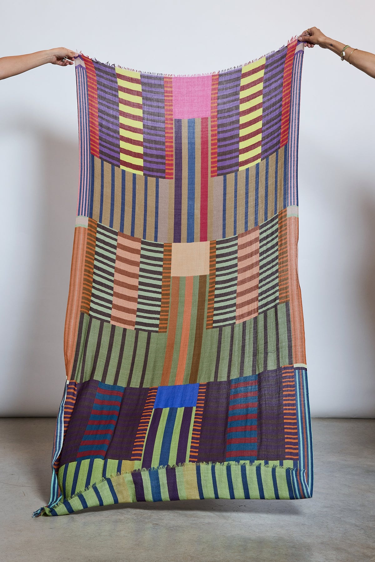 ÉCHARPE EN LAINE MULTICOLORE