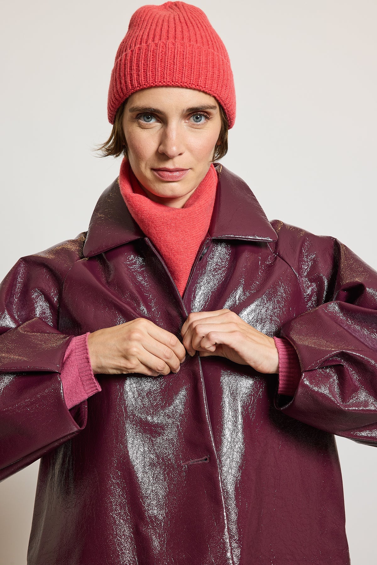 VESTE EN VINYLE VIOLET