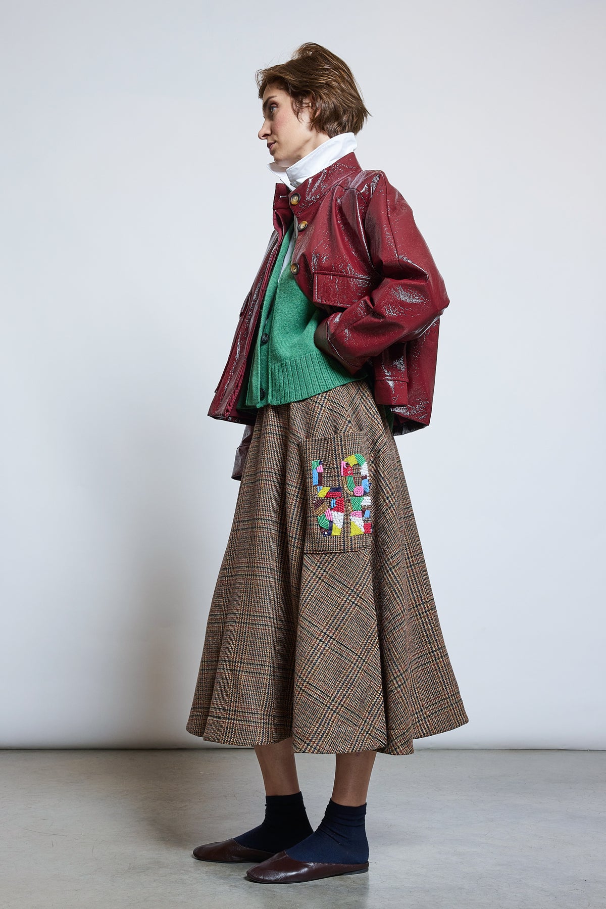 VESTE EN VINYLE SANS COL BORDEAUX