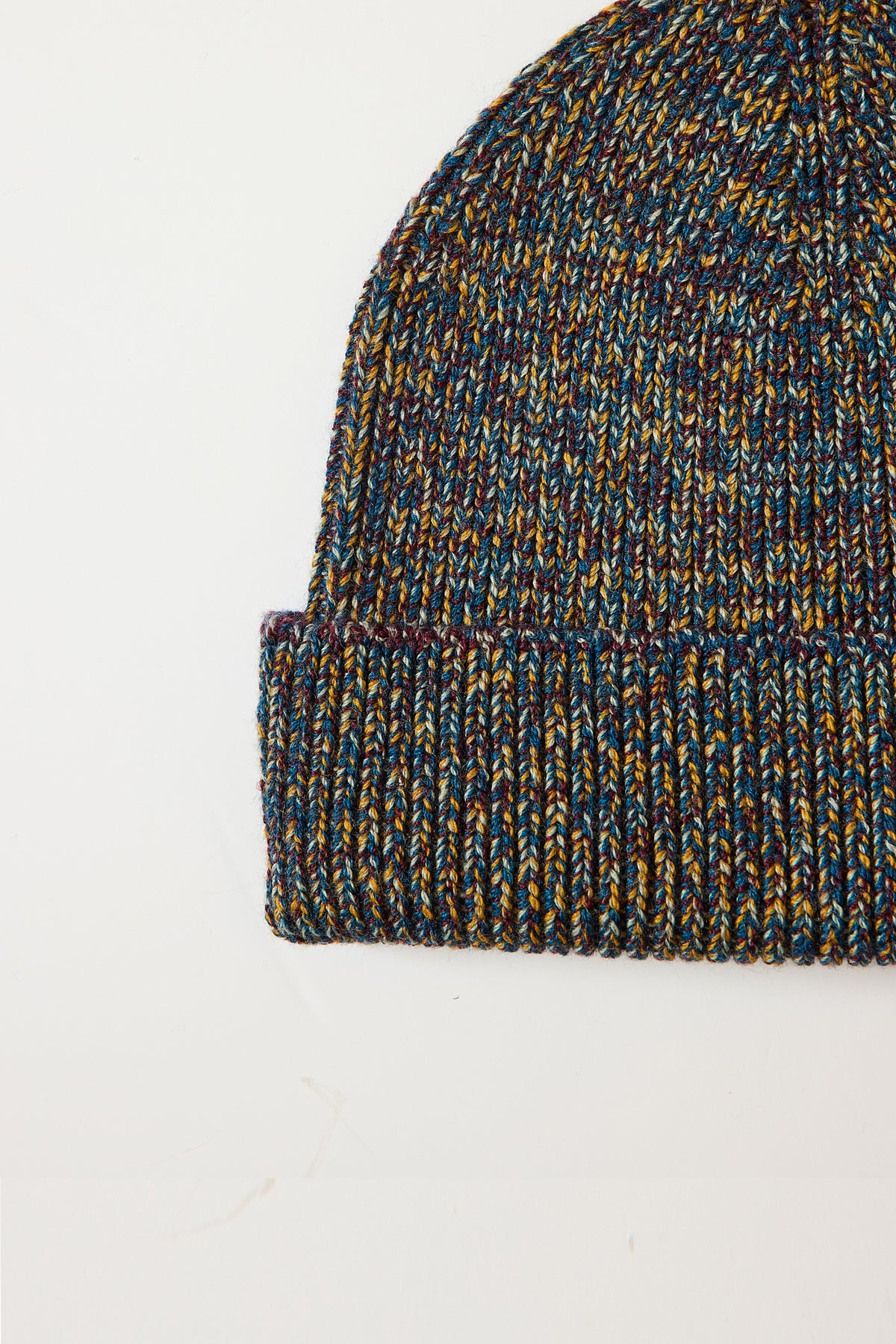 BONNET EN LAINE PÉTROLE