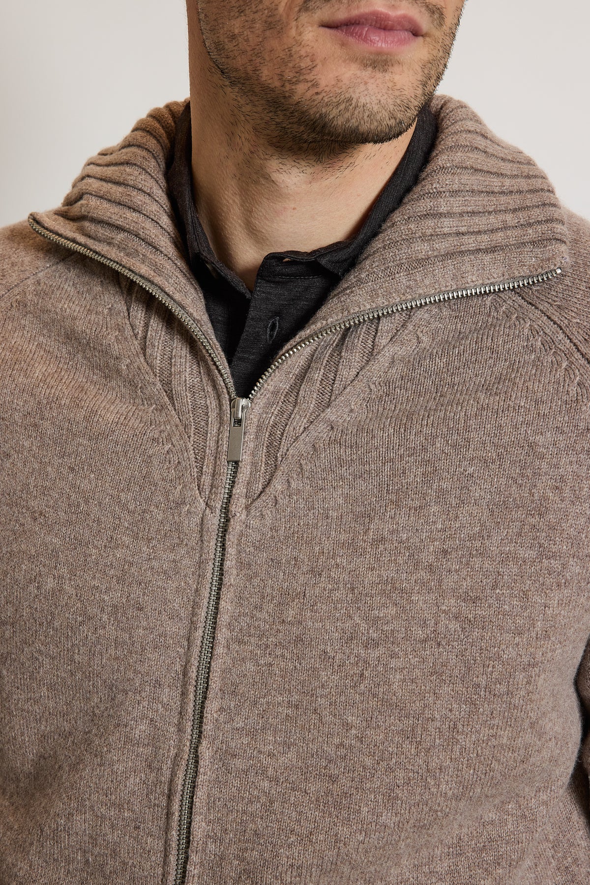 BLOUSON EN MAILLE TAUPE
