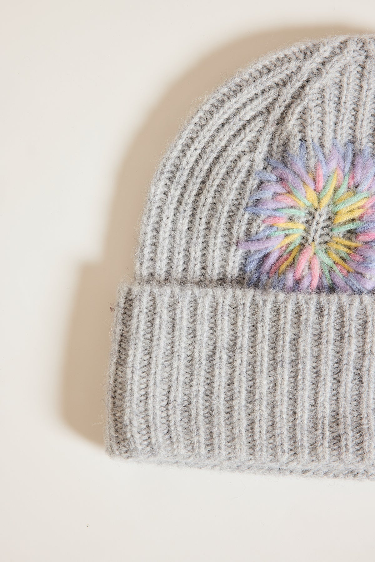 BONNET BRODÉ gris