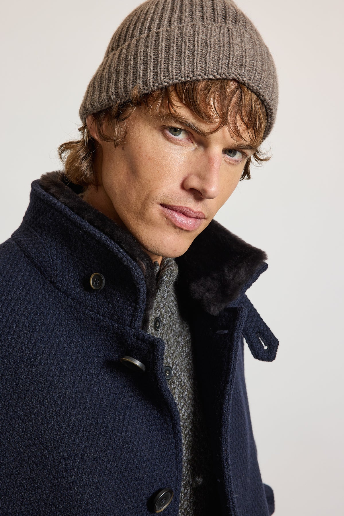 MANTEAU EN CAVIAR DE LAINE MARINE