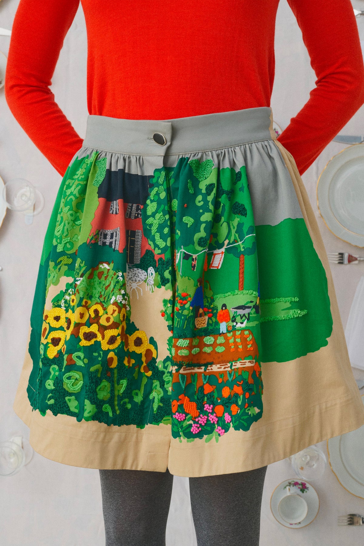 EMBOIDERED SKIRT MULTICOLORED