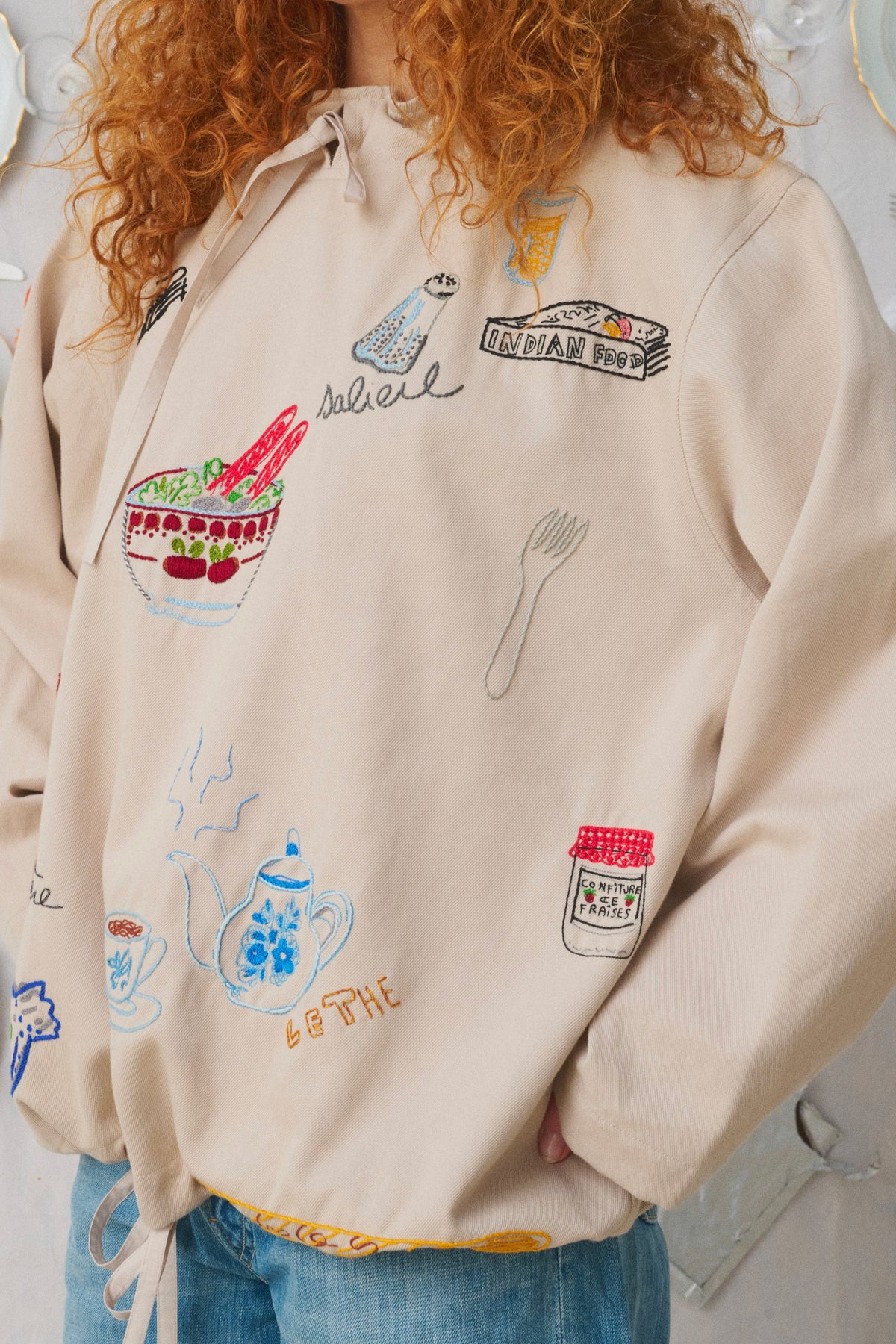 EMBOIDERED SWEATER CHALK