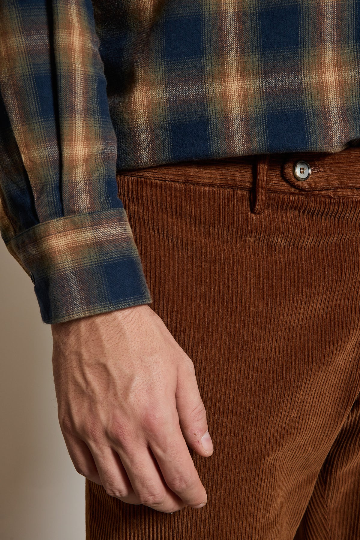 PANTALON EN VELOURS ECUREUIL