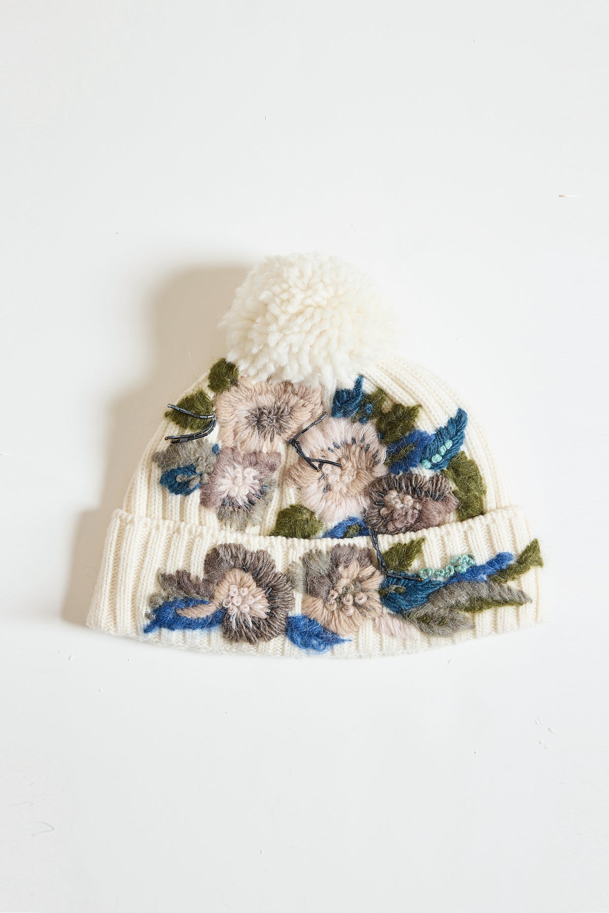 BONNET BRODÉ EN LAINE BLANC