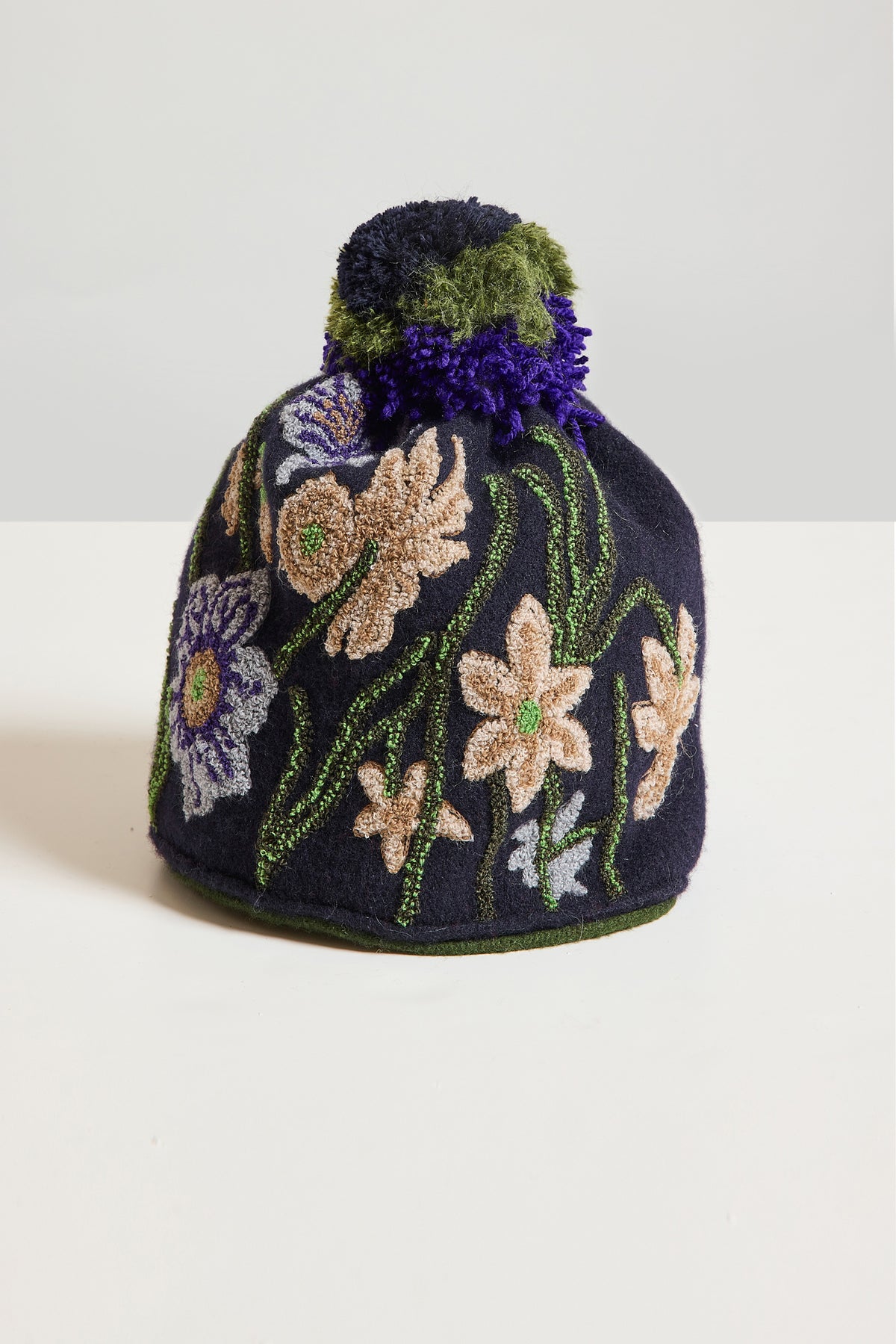 BONNET EN FEUTRE BRODÉ MARINE