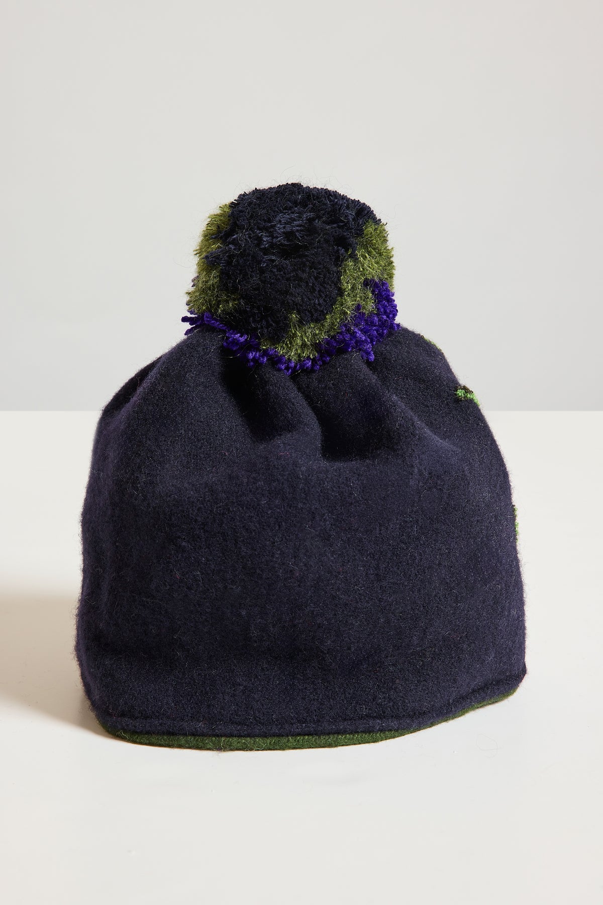 BONNET EN FEUTRE BRODÉ MARINE