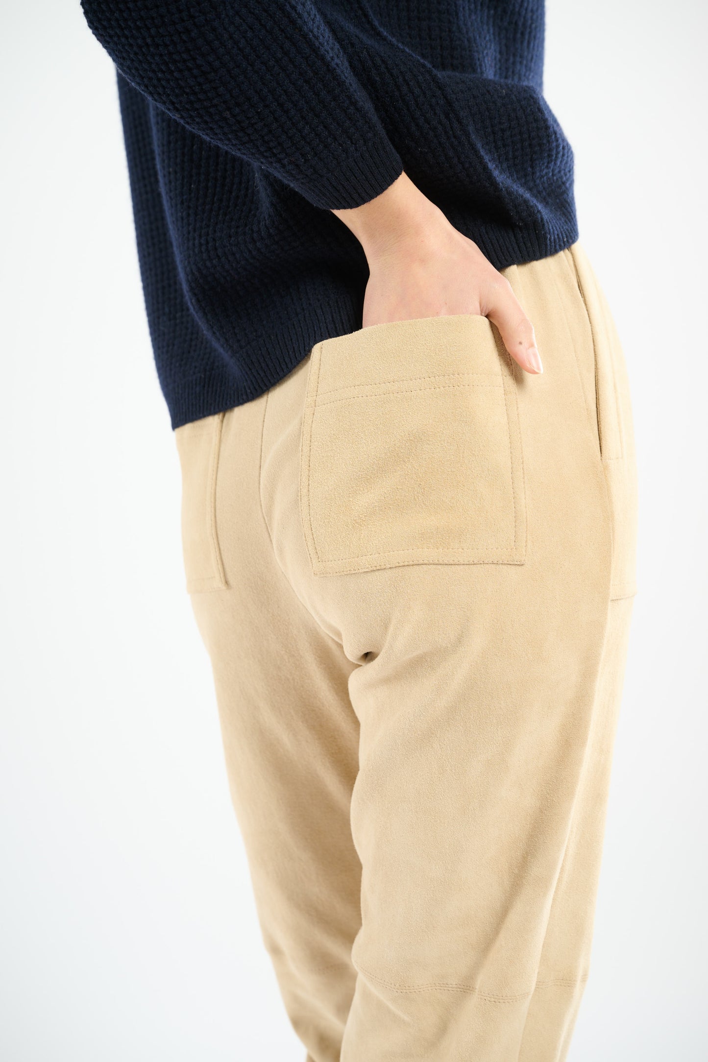 PANTALON EN PEAU STRETCH BEIGE