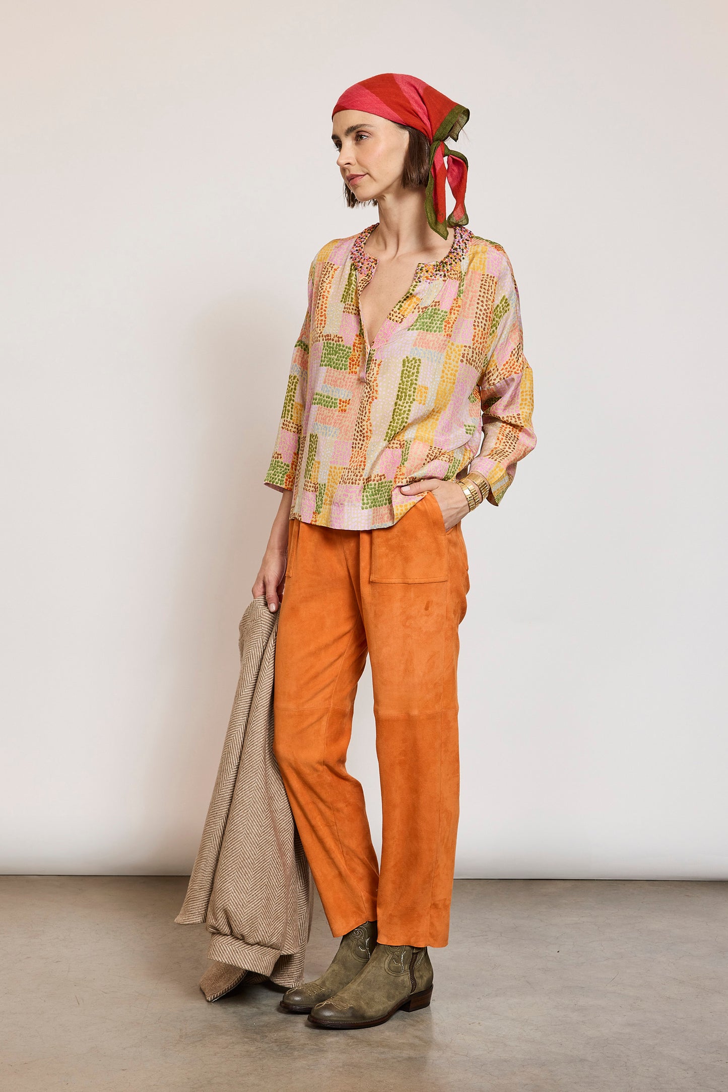 PANTALON EN PEAU STRETCH CITROUILLE