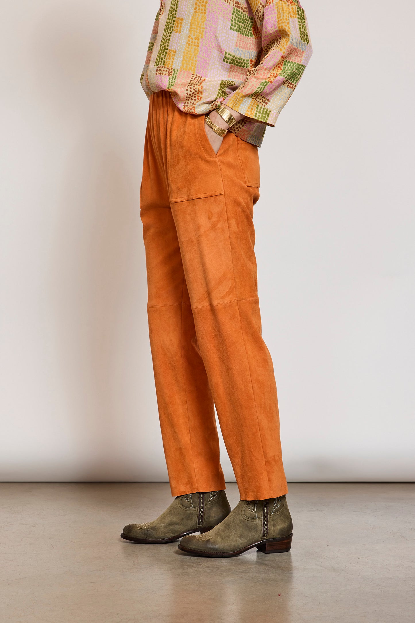 PANTALON EN PEAU STRETCH CITROUILLE