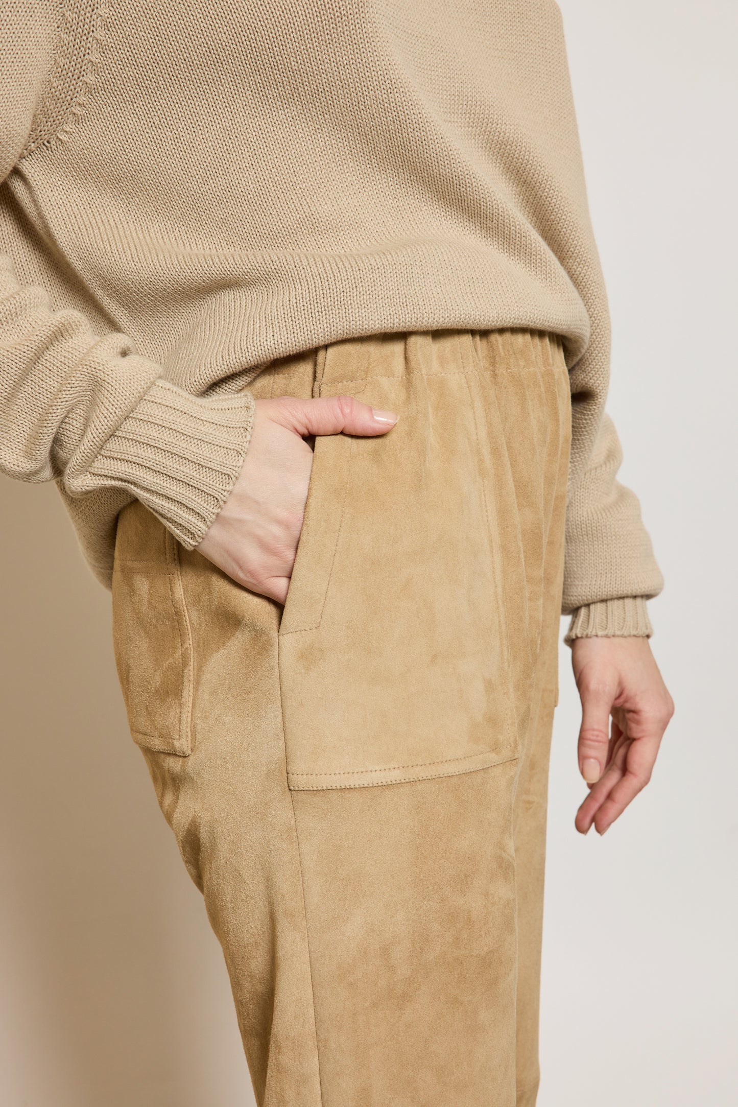 PANTALON EN PEAU STRETCH HAVANE