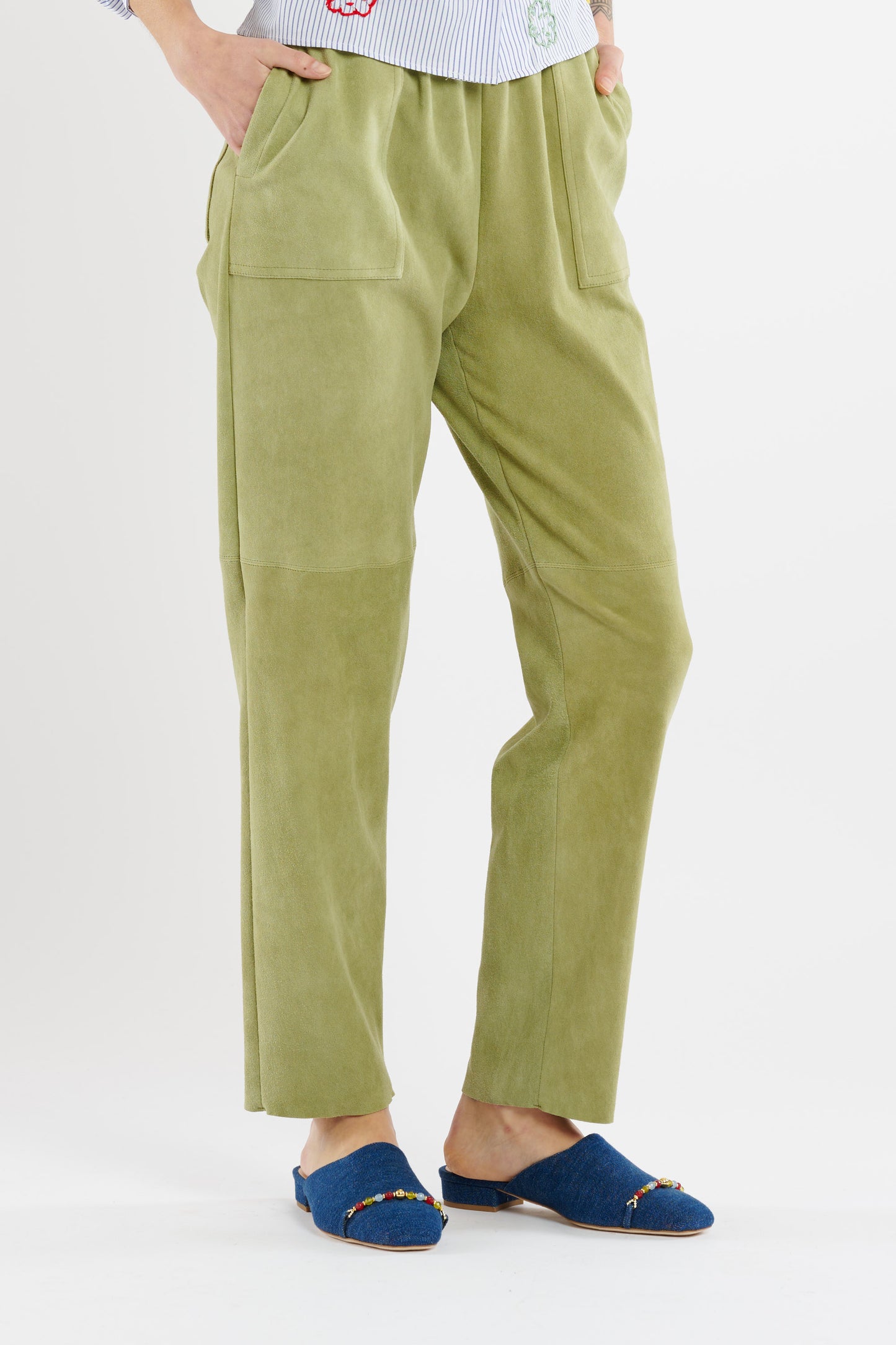 PANTALON EN PEAU STRETCH KAKI