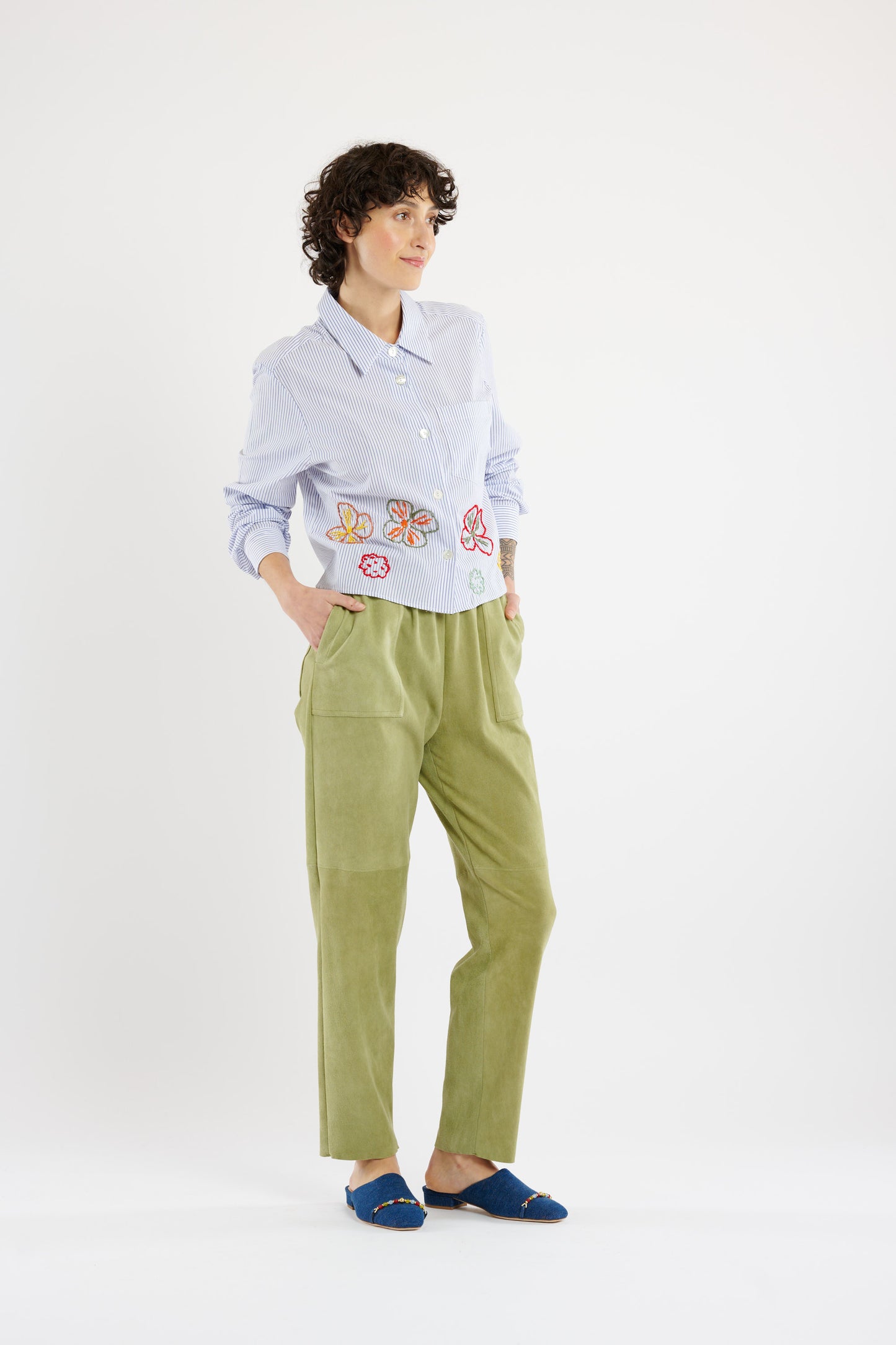 PANTALON EN PEAU STRETCH KAKI