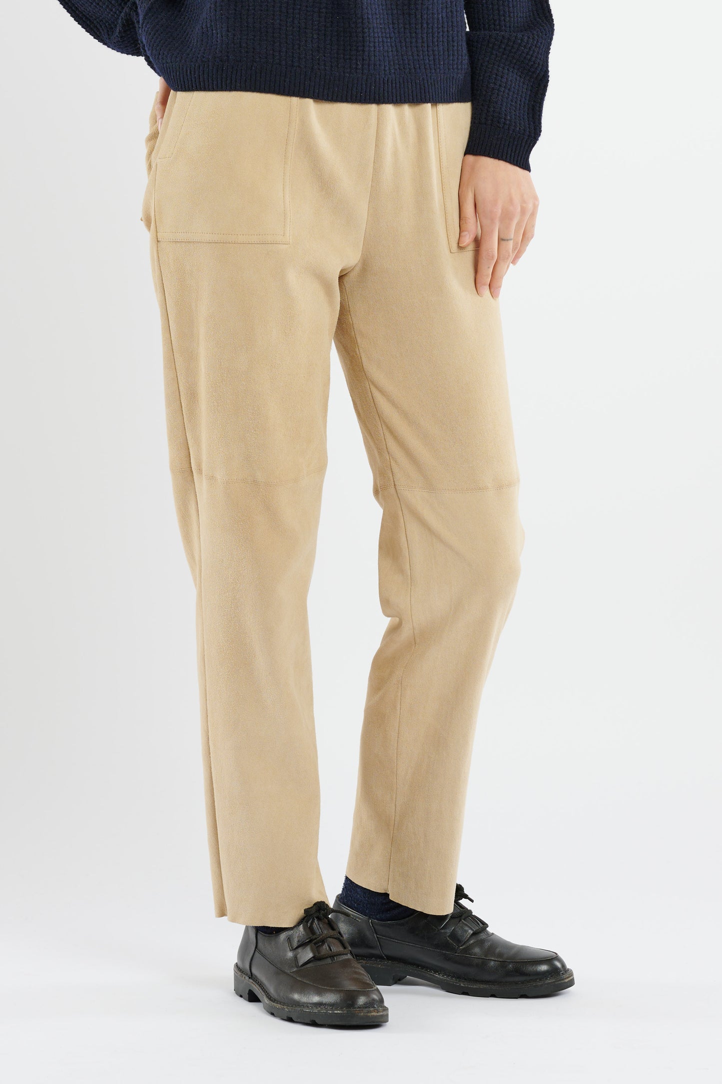 LEATHER STRETCH LOOSE PANTS BEIGE