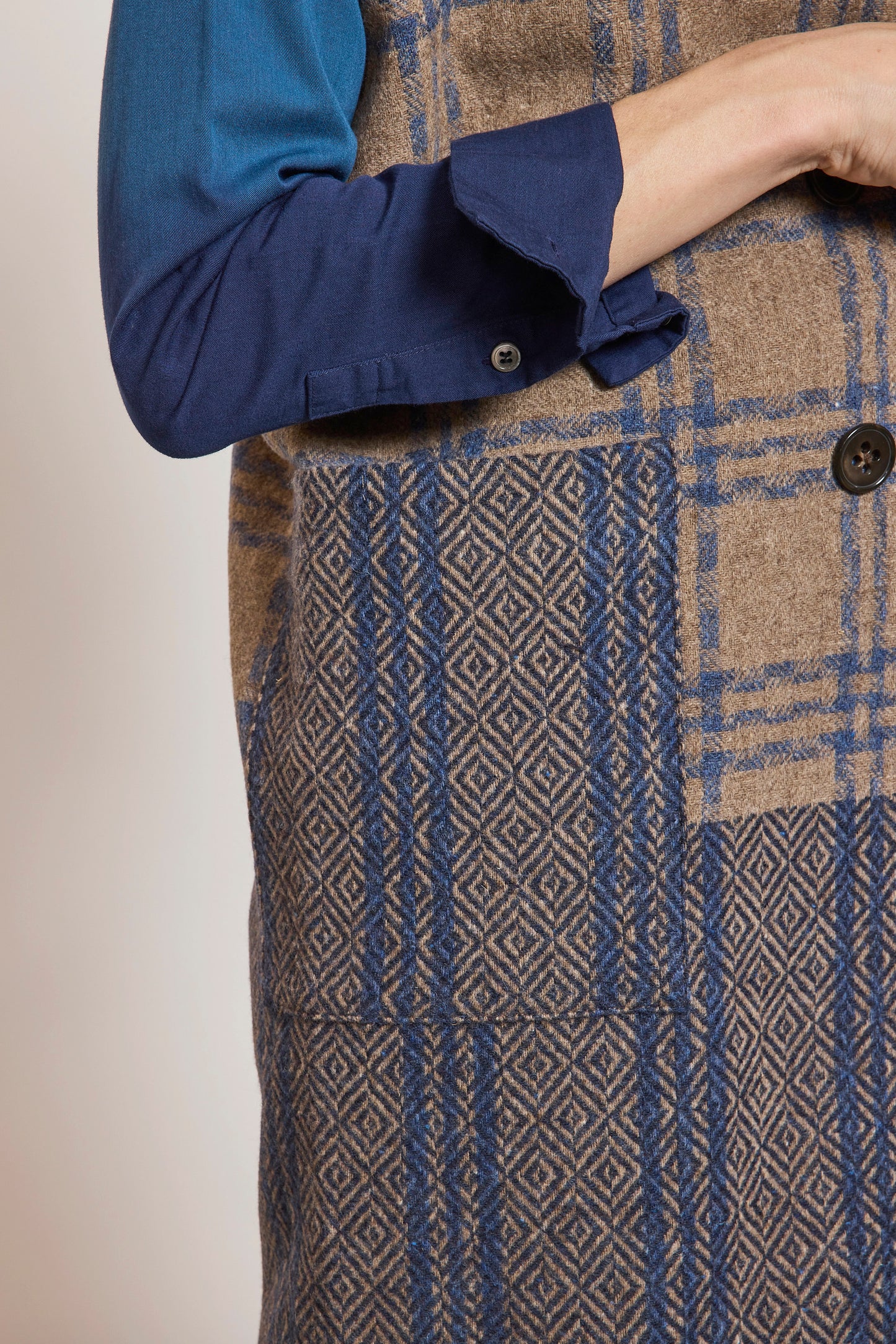 SLEEVELESS WOOL JACKET navy